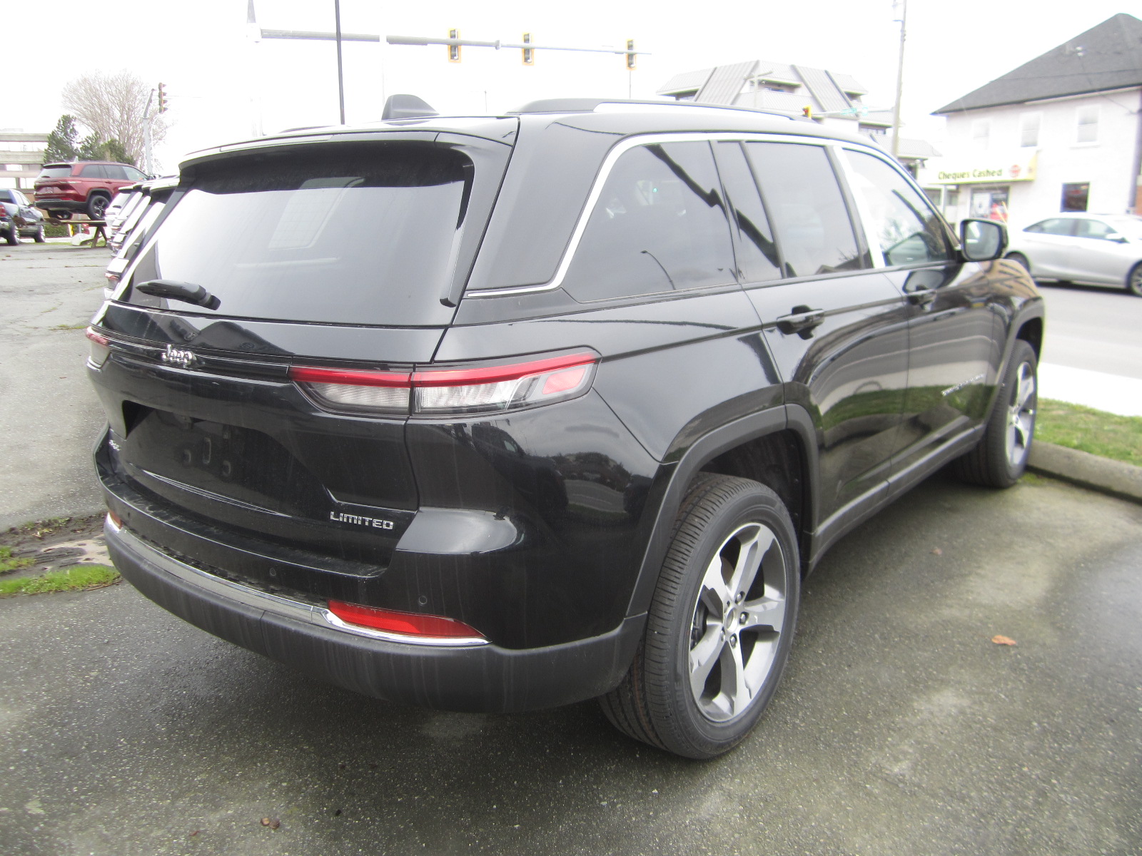 2023 Jeep Grand Cherokee in Victoria, British Columbia, 68,620